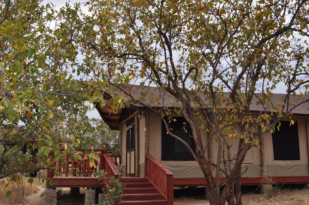 Elephant Rock Luxury Camp Tarangire Kaiti Zimmer foto